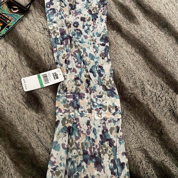 2OH Threads Tie V Neck button up ruffle accent Size L Purple Gray blouse - Picture 2 of 9